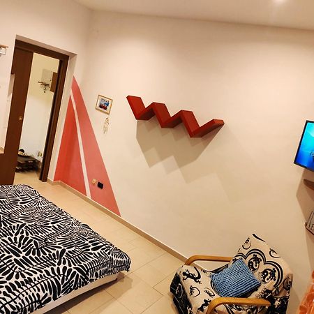 Letto Ad Acqua H2Ome Apartment Bari Bagian luar foto
