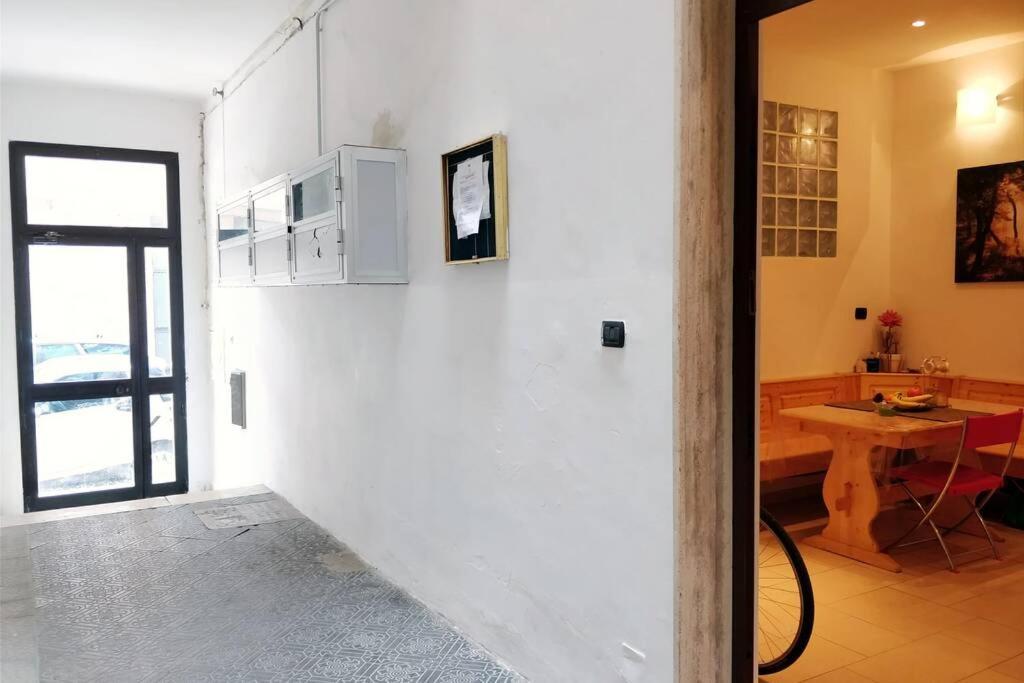 Letto Ad Acqua H2Ome Apartment Bari Bagian luar foto
